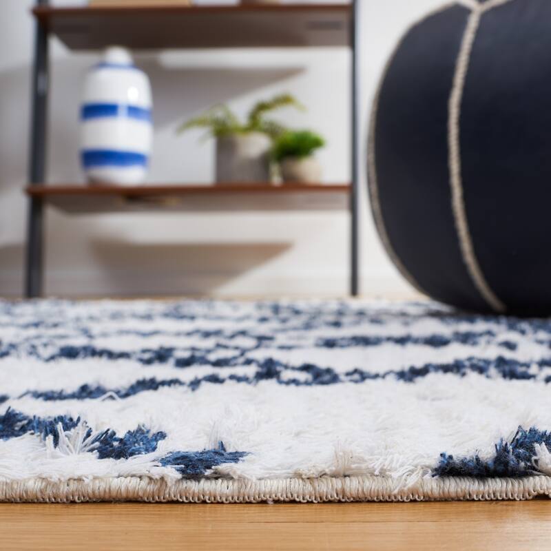 SAFAVIEH Augustine Kusum Boho Trellis Fringe Rug