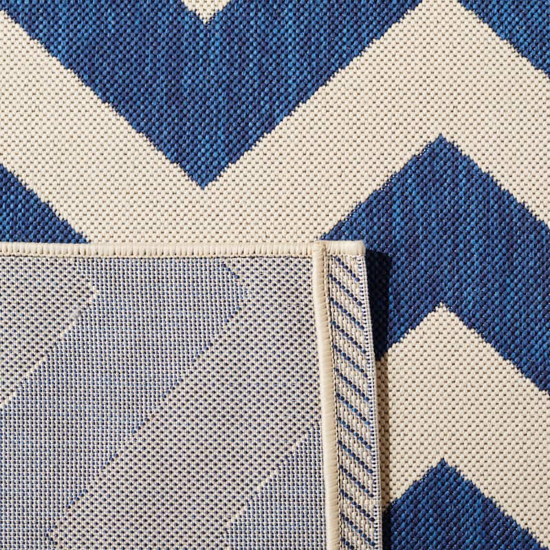 SAFAVIEH Courtyard Reeta Indoor/ Outdoor Waterproof Patio Backyard Rug