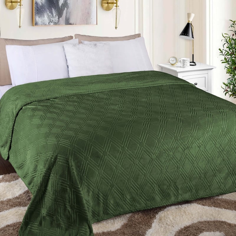 Superior Alaska Quilted Diamond Plush Fleece Blanket For Couch or Bed - Full/Queen - Green