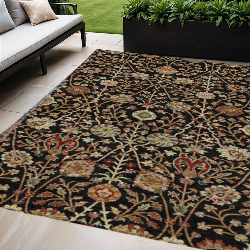 HomeRoots Floral Transitional Rectangle Outdoor Rug - 10' X 14'