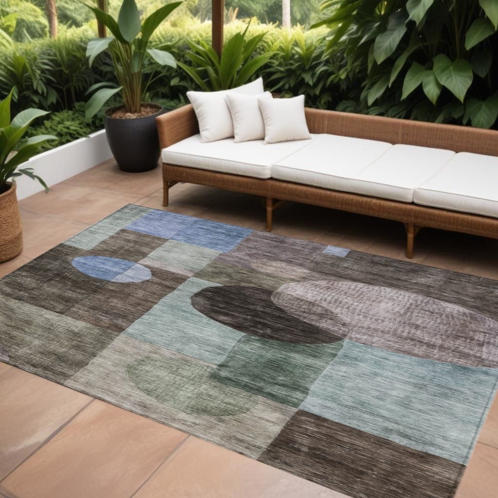 HomeRoots Geometric Transitional Rectangle Outdoor Rug