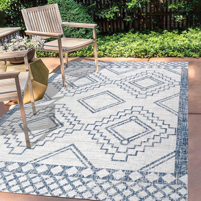 JONATHAN Y Carwa Diamond Tribal Medallion Indoor/Outdoor Area Rug