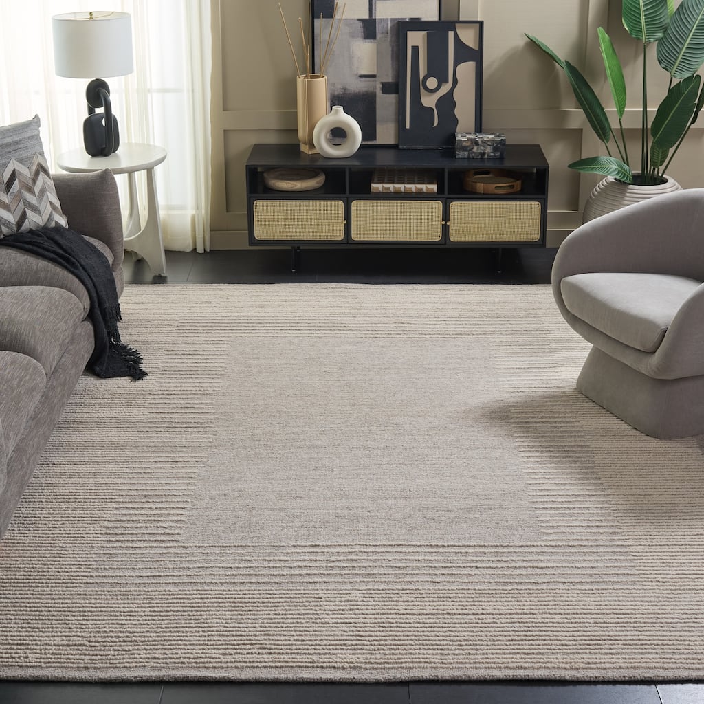 SAFAVIEH Handmade Abstract Saerin Wool Rug