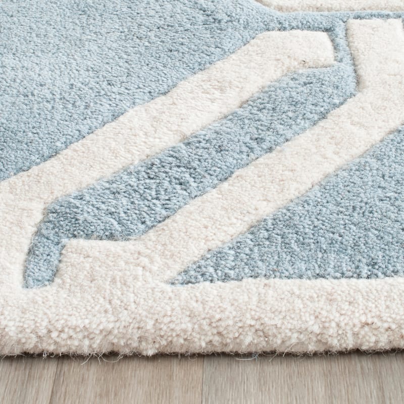 SAFAVIEH Handmade Chatham Jablenka Modern Wool Rug