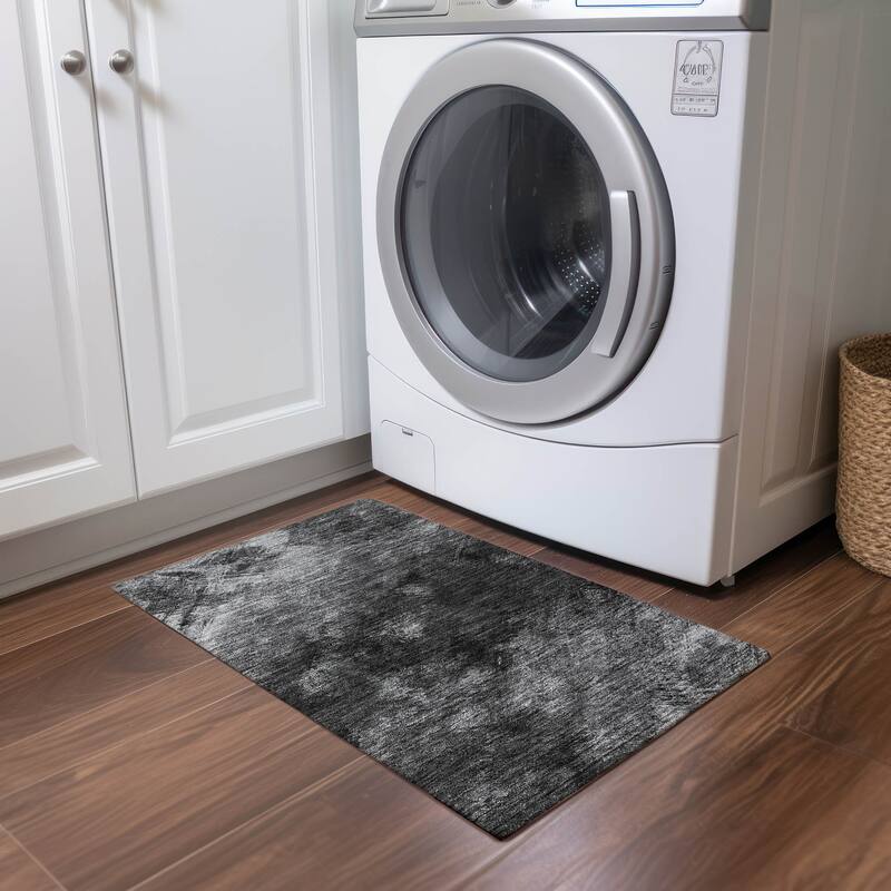 Machine Washable Indoor/ Outdoor Chantille Abstract Watercolor Rug - 1'8" x 2'6" - Gray