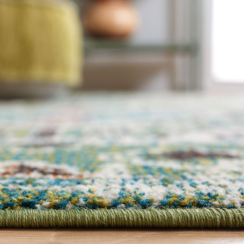 SAFAVIEH, Madison Hortensia Boho Diamond Distressed Rug