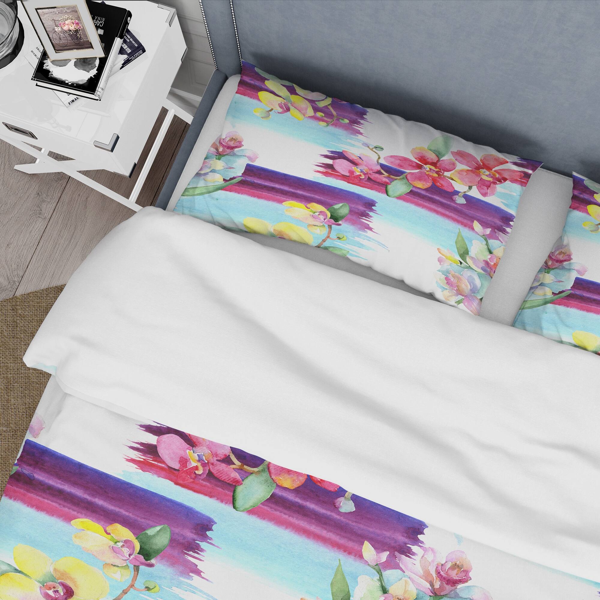 Designart 'Orchid Flowers Green Leaves' Traditional Duvet Cover Set