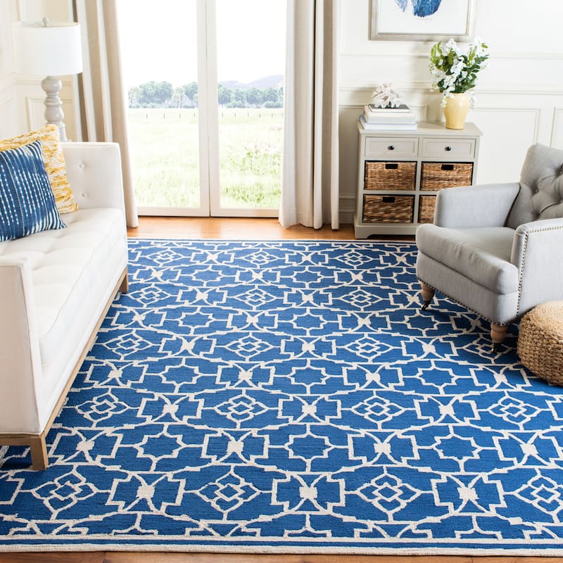SAFAVIEH Handmade Four Seasons Elsbe Floral Rug - 4' x 6' - Navy/Ivory