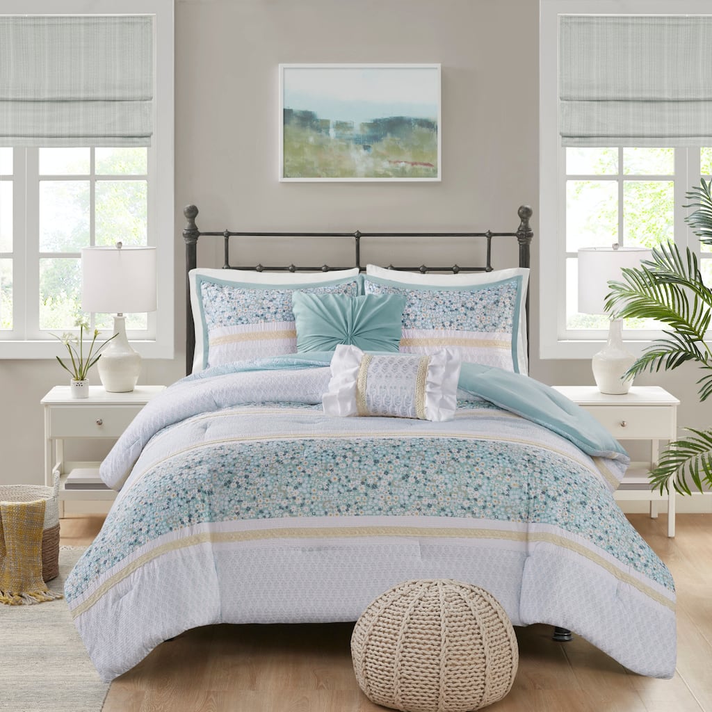 Madison Park Evian 5 Piece Seersucker Comforter Set with Throw Pillows