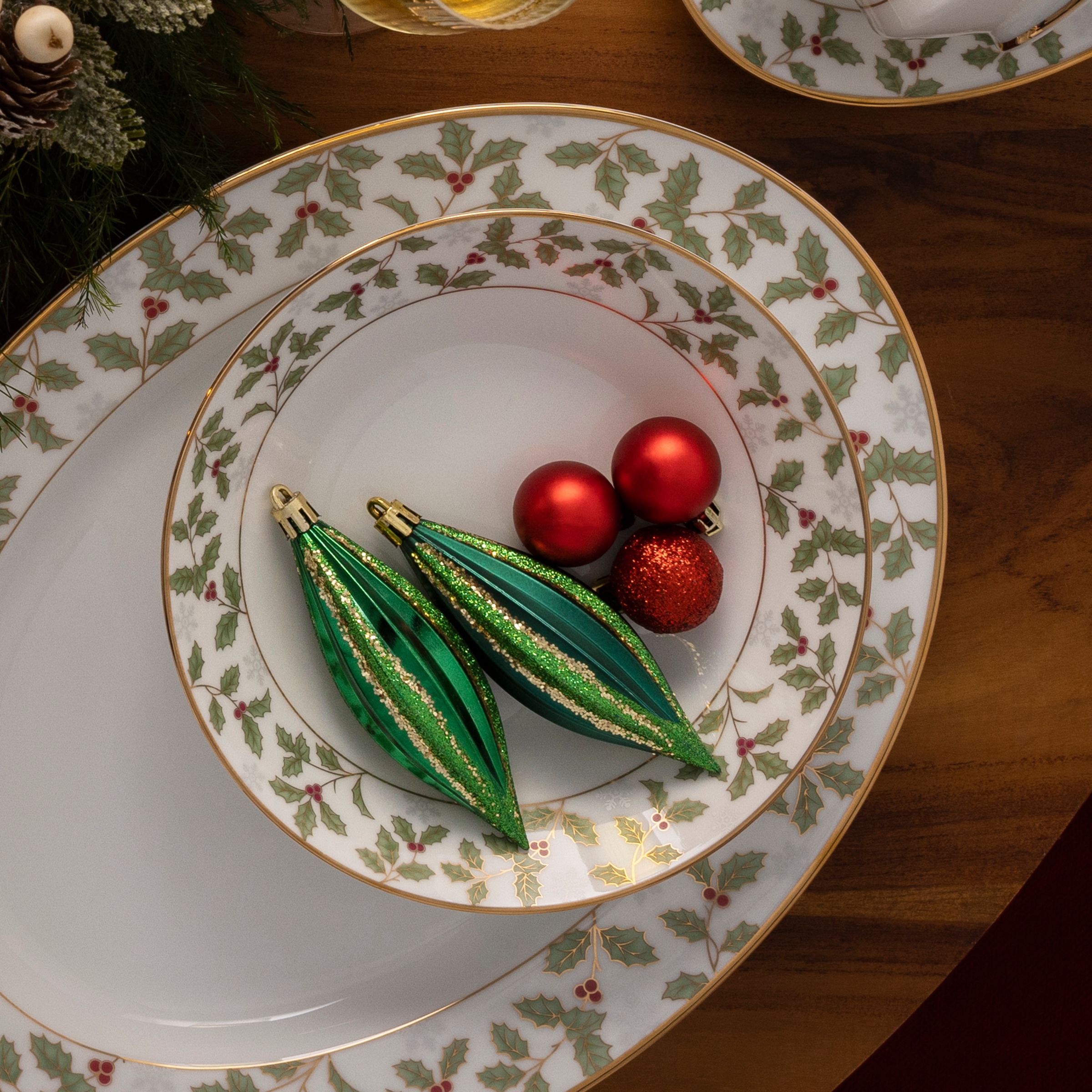 Noritake Holly & Berry Gold Set of 4 Soup Bowls, 7-1/2