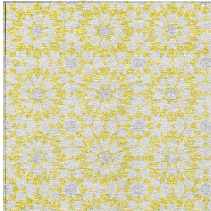 HomeRoots Floral Medallion Transitional Rectangle Outdoor Rug