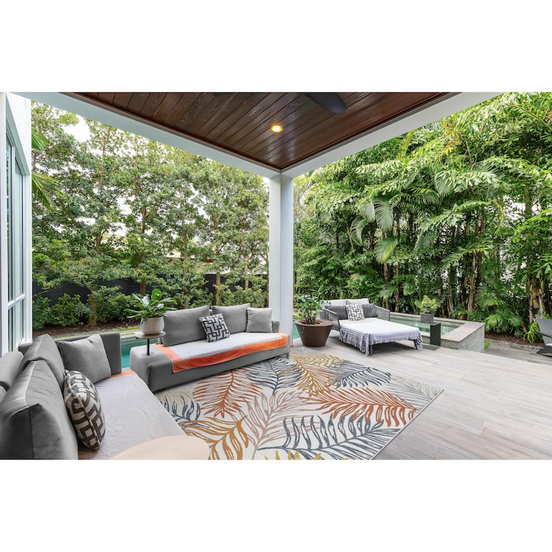 Domani Novarro Palm Beach Tropical Palms Reversible Indoor / Outdoor Area Rug