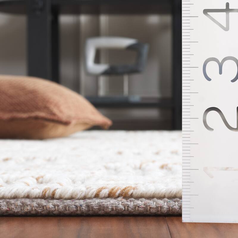 SAFAVIEH Hand-Loomed Natura Verginija Transitional Wool Rug