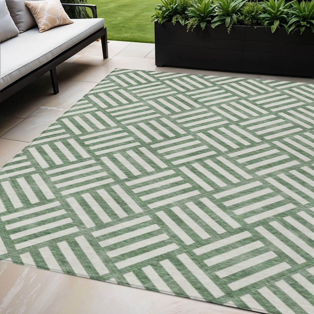 HomeRoots Geometric Transitional Rectangle Outdoor Rug