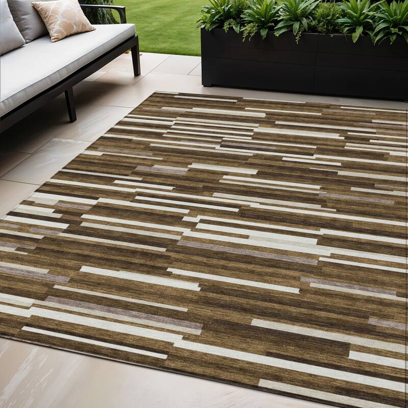 HomeRoots Striped Transitional Rectangle Outdoor Rug - 5' X 8'