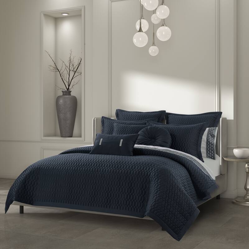J. Queen New York Brilliance Navy Quilt Set