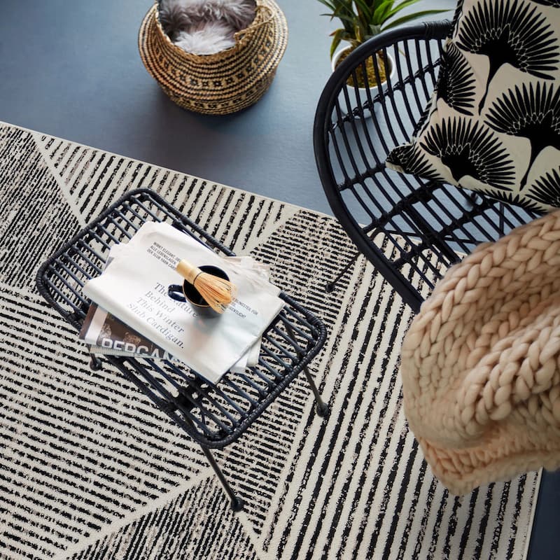 Contemporary Distressed Geometric Stylish Area Rug for Any Room