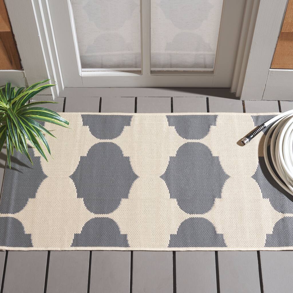 SAFAVIEH Courtyard Marilee Indoor/ Outdoor Waterproof Patio Backyard Rug