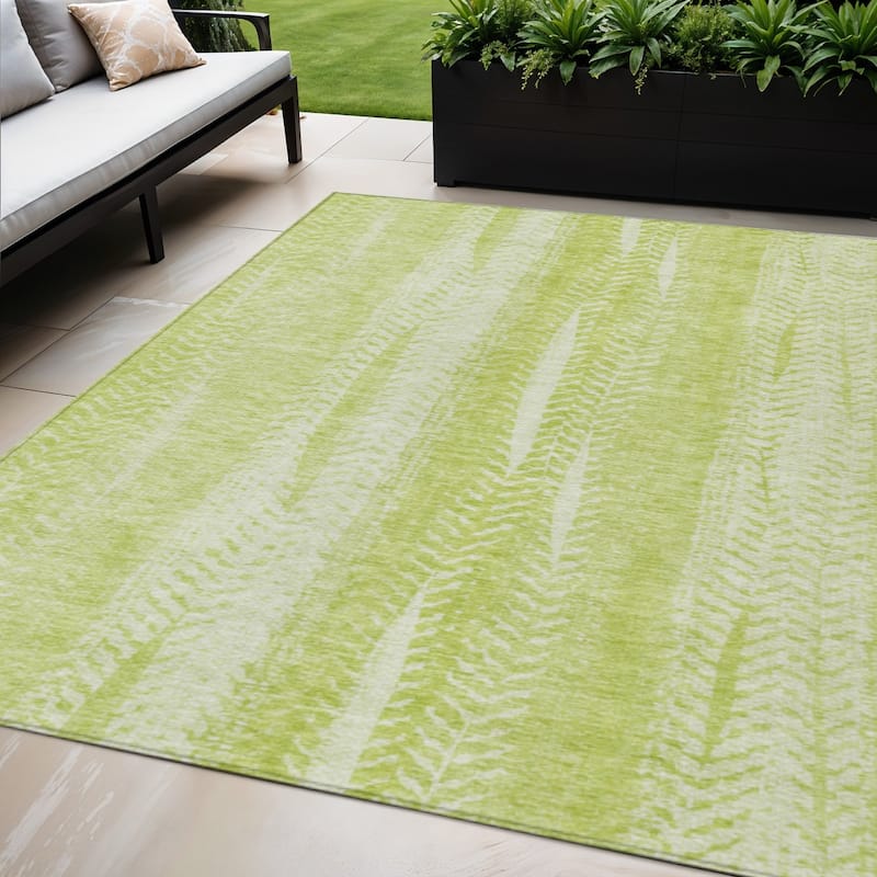 HomeRoots Botanical Leaves Transitional Rectangle Outdoor Rug - 5' X 8'