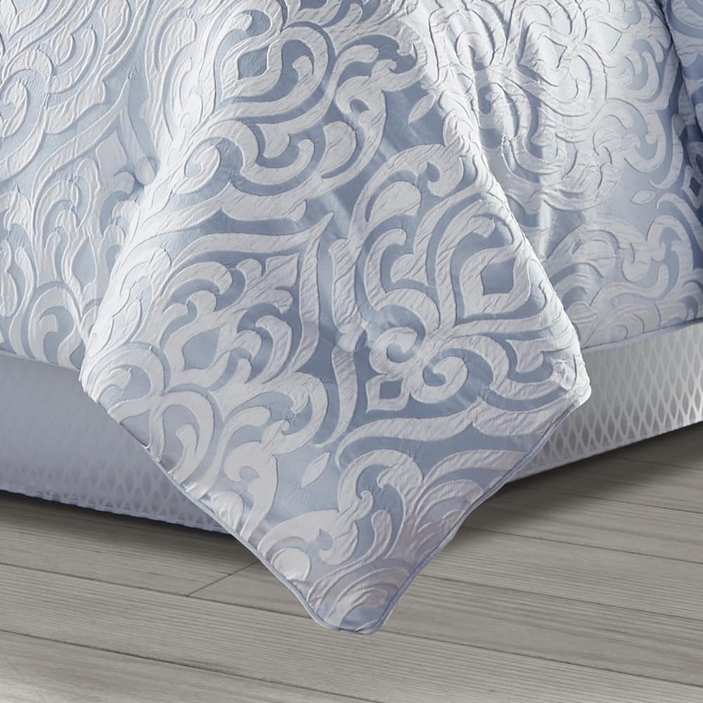 J. Queen New York Liana Comforter Set