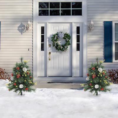 HOMCOM 2 Pre-Decorated Christmas Trees with Mistletoe and Pine Cones, Cordless Small Christmas Trees with Lights and Stands