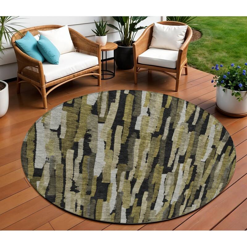 HomeRoots Striped Transitional Rectangle Outdoor Rug - 8' Round