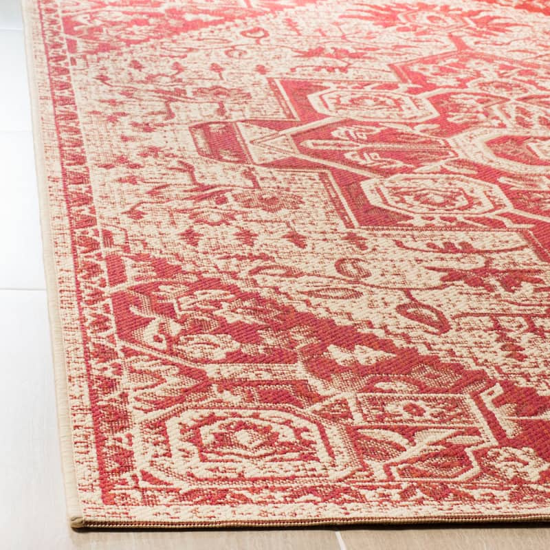SAFAVIEH Linden Ludmyla Indoor/ Outdoor Waterproof Patio Backyard Rug