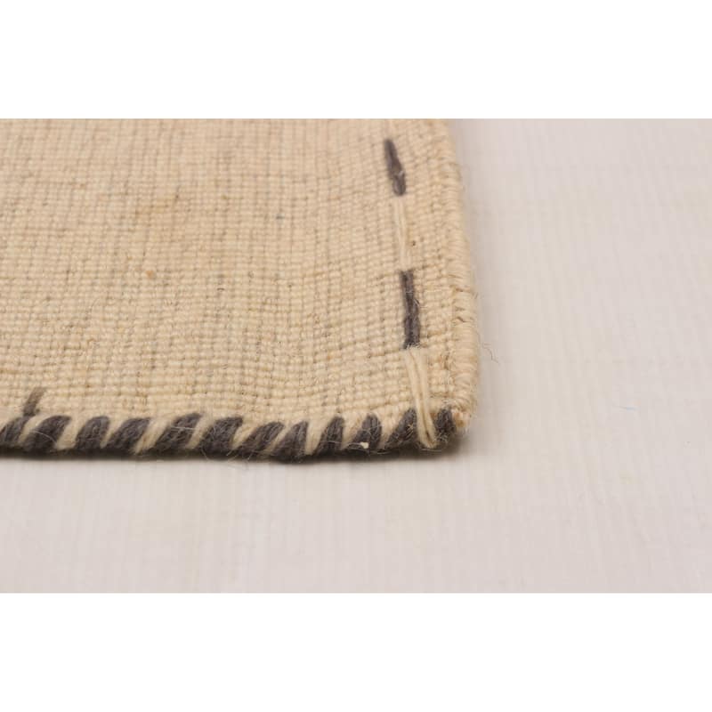 Kashkuli Gabbeh Cream Rug 7'10" x 11'1" - 7'10 x 11'1