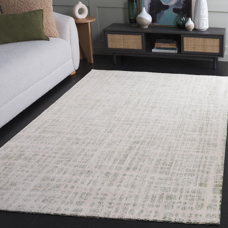 SAFAVIEH Handmade Restoration Urbina Vintage Rug - 6' Square - Green/Ivory