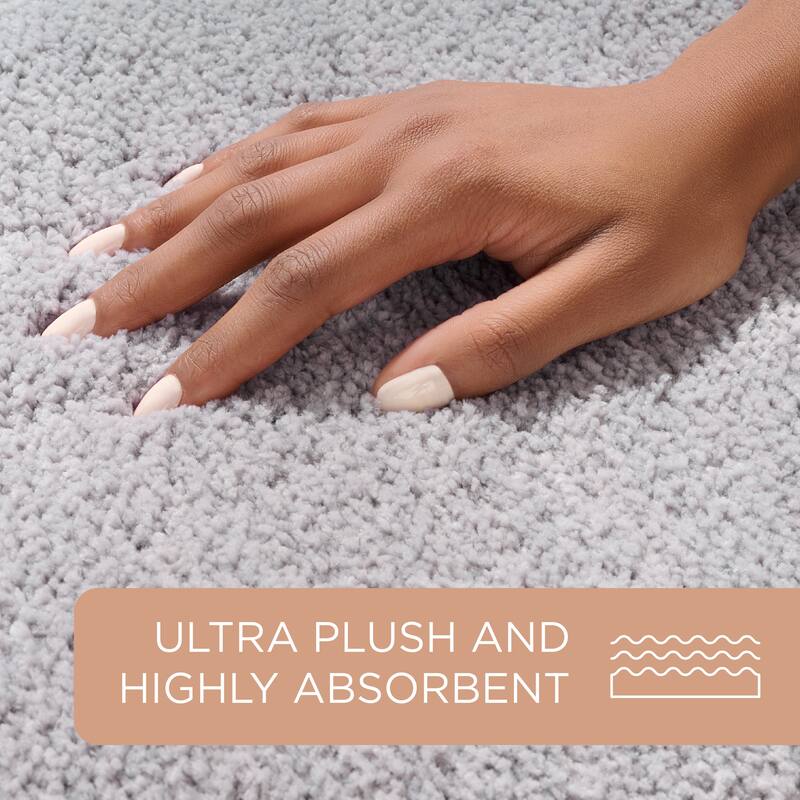 TOWN & COUNTRY EVERYDAY Ultra Plush Solid Tufted Toilet Lid Cover, Soft and Absorbent, Non-Slip Cover, Machine Washable