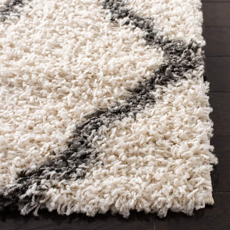 SAFAVIEH Dallas Shag Hacer Trellis 1.5-inch Thick Rug