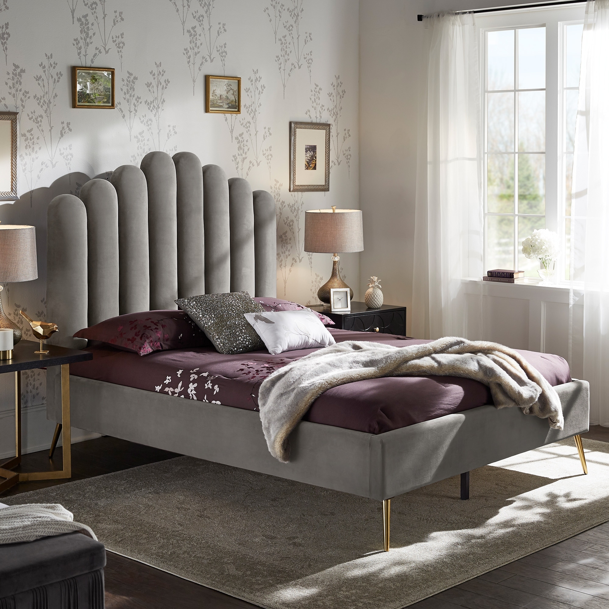 iNSPIRE Q Bold Eggleston Art Deco Velvet Upholstered Platform Bed