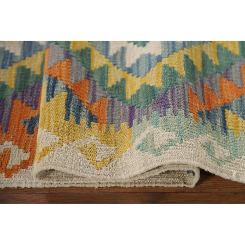 Reversible Kilim Accent Rug Hand-Woven Wool Carpet - 3'6"x 4'10"