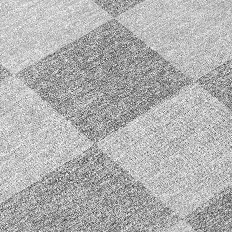 Machine Washable Indoor/ Outdoor Modern Checker Chantille Rug