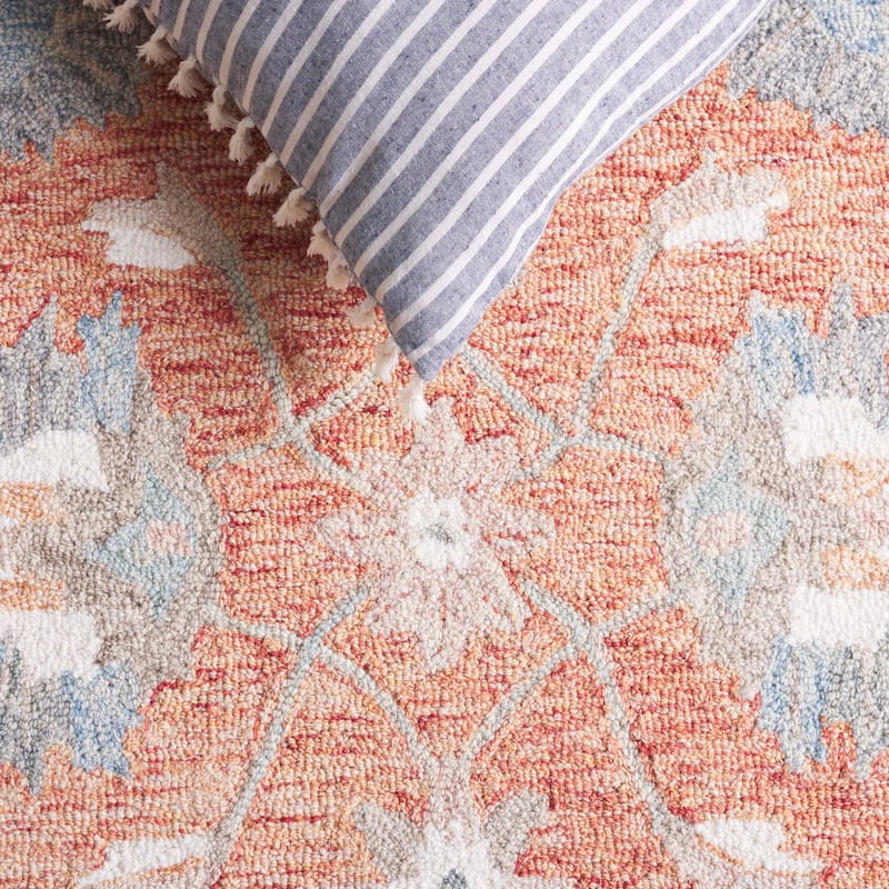 SAFAVIEH Handmade Heritage Sigþridur Traditional Wool Rug