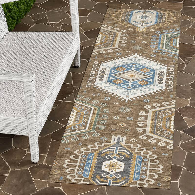 Machine Washable Indoor/ Outdoor Global Akron Chantille Rug - Brown - 2'3" x 7'6"