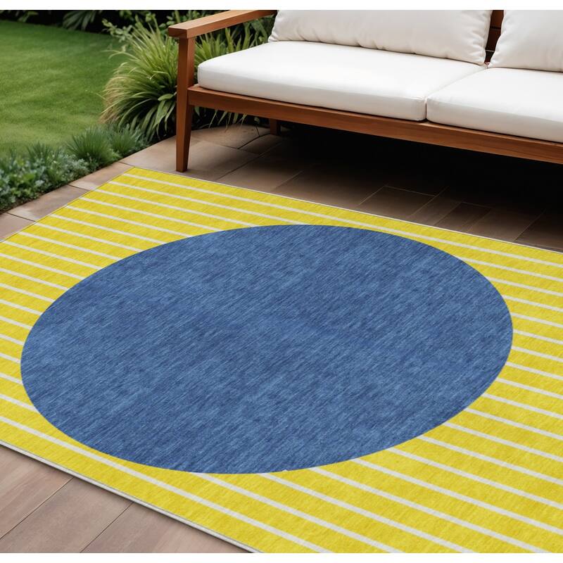 HomeRoots Striped Transitional Rectangle Outdoor Rug - 9' X 12'