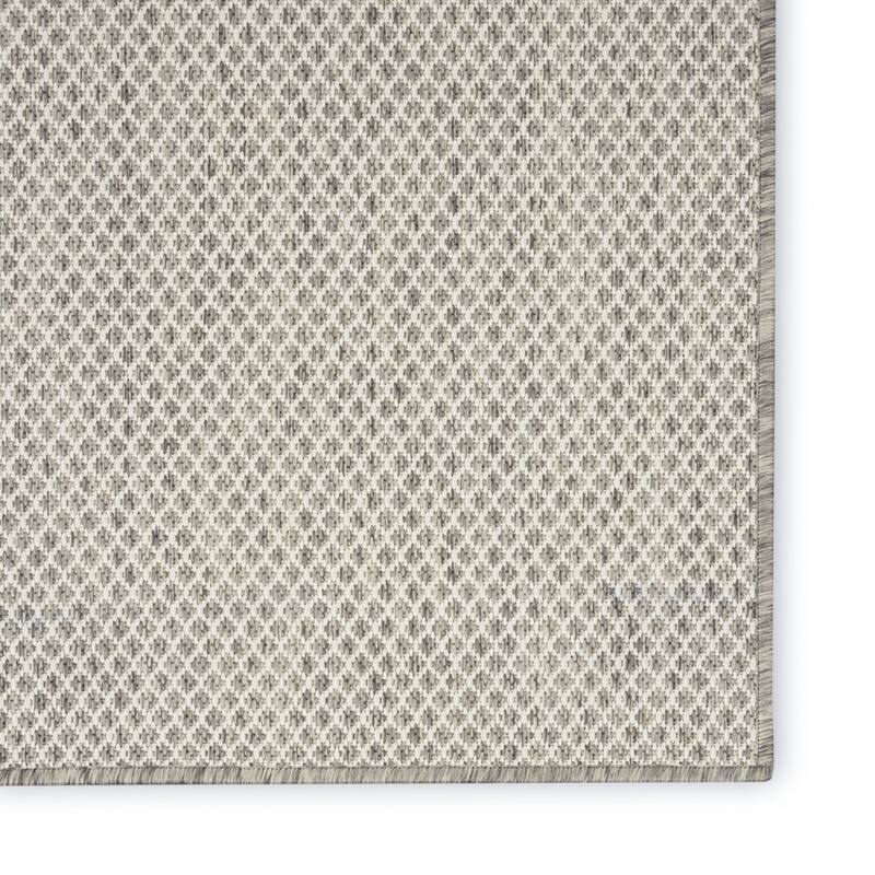 HomeRoots Contemporary Rectangle Outdoor Rug - 7' X 10'