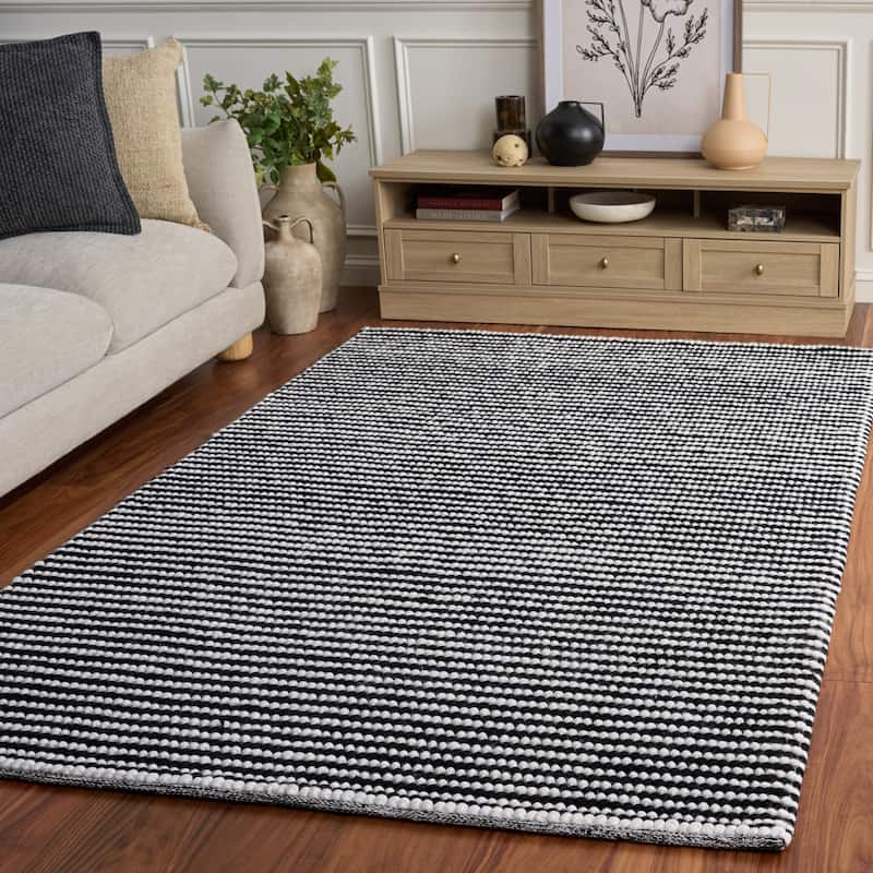 SAFAVIEH Handmade Natura Kinuko Wool Rug