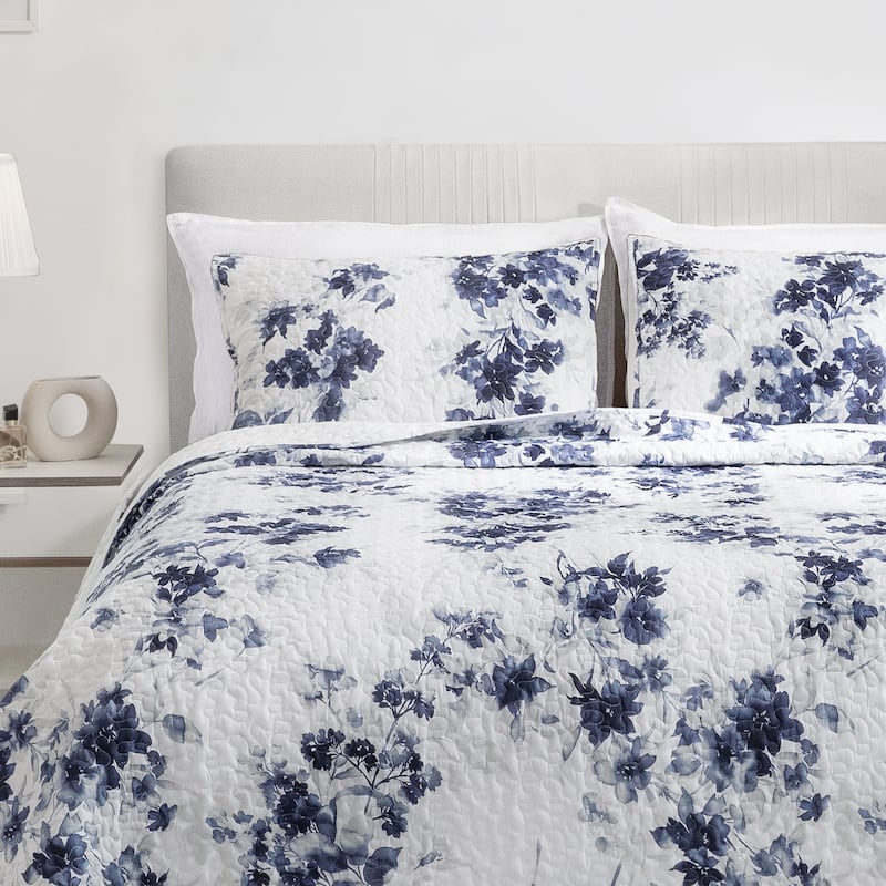 Wonderful Sophia Lightweight Floral Quilt Set