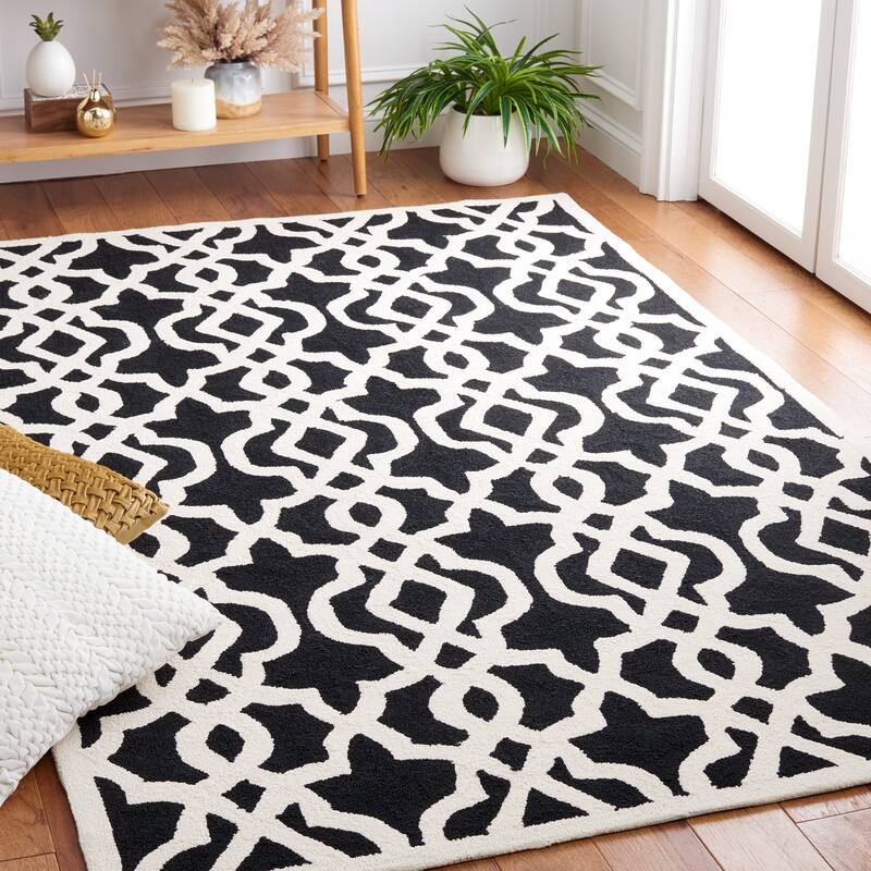 SAFAVIEH Handmade Four Seasons Nahlah Floral Rug - 9' x 12' - Black/Ivory