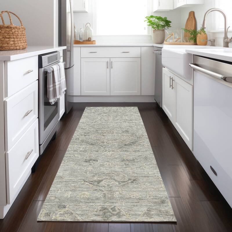 Machine Washable Indoor/ Outdoor Vintage Traditional Chantille Rug - Pewter - 2'3" x 7'6"