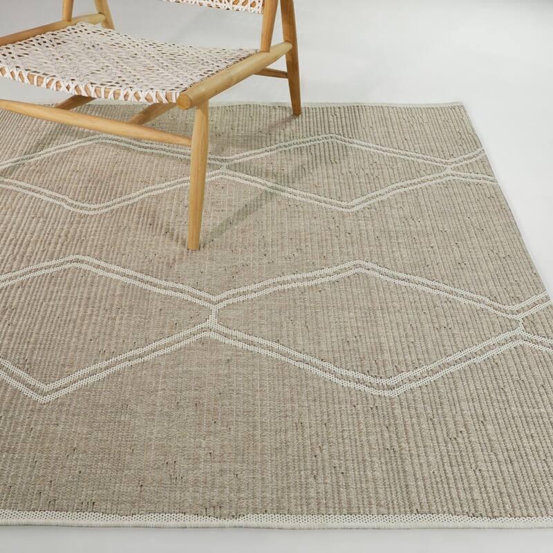 Allende Diamond Trellis Indoor/Outdoor Area Rug - 7'10" x 10' - Beige