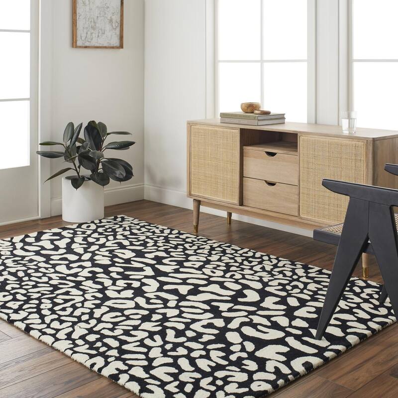 Hand-tufted Jungle Animal Print Wool Area Rug - 12' x 15' - Black/Cream
