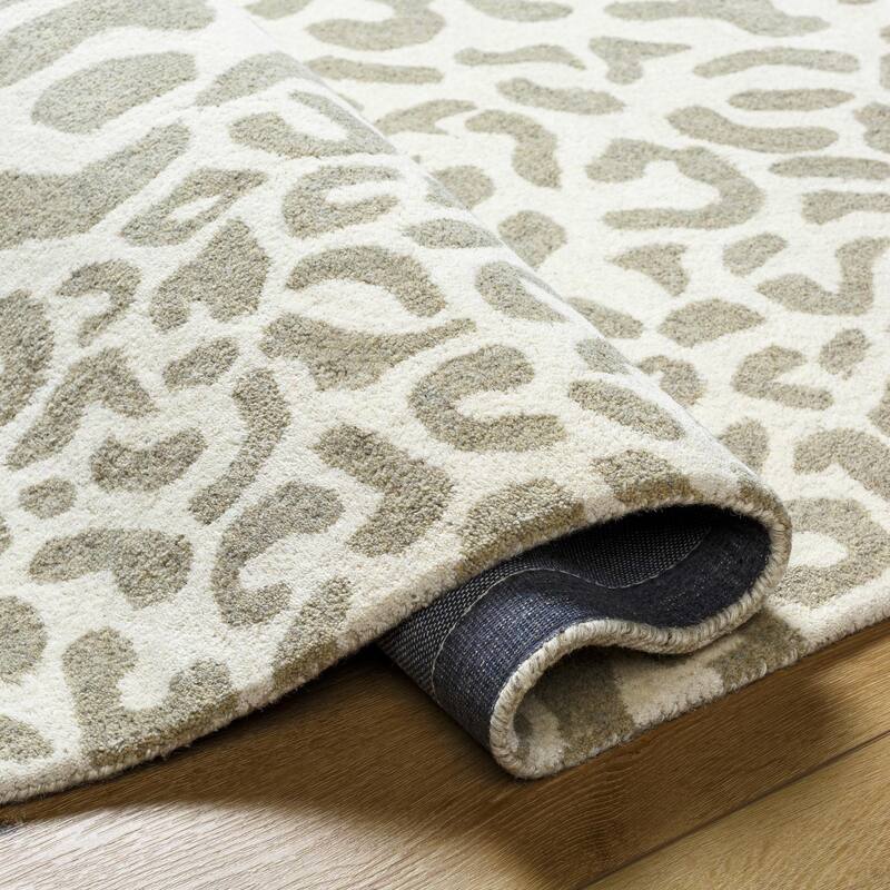 Hand-tufted Jungle Animal Print Wool Area Rug
