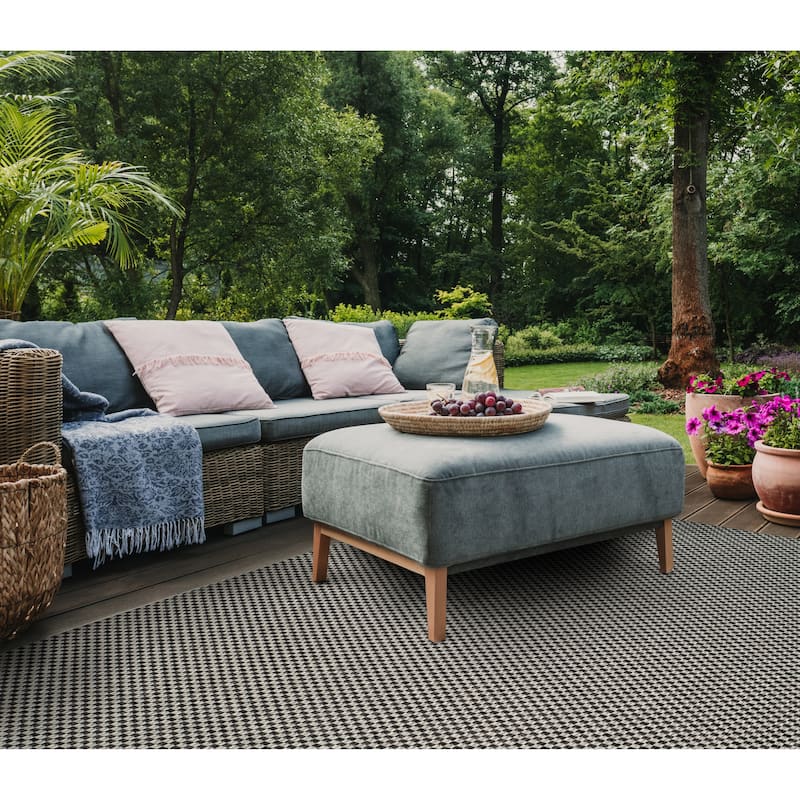 SAFAVIEH Courtyard Judi Indoor/ Outdoor Patio Backyard Rug