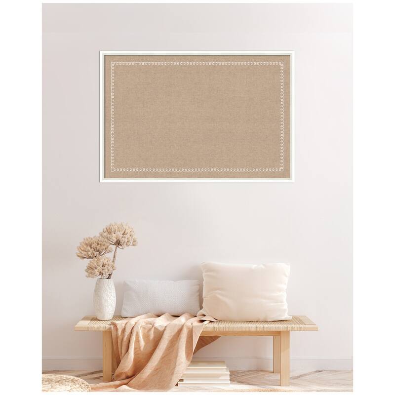 Kate and Laurel Pinboard White Scalloped Edge