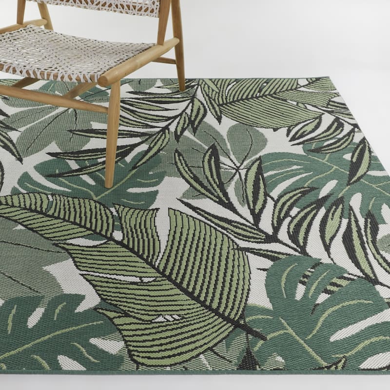 Aquilina Tropical Botanical Indoor/Outdoor Area Rug - 7'10" x 9'10"