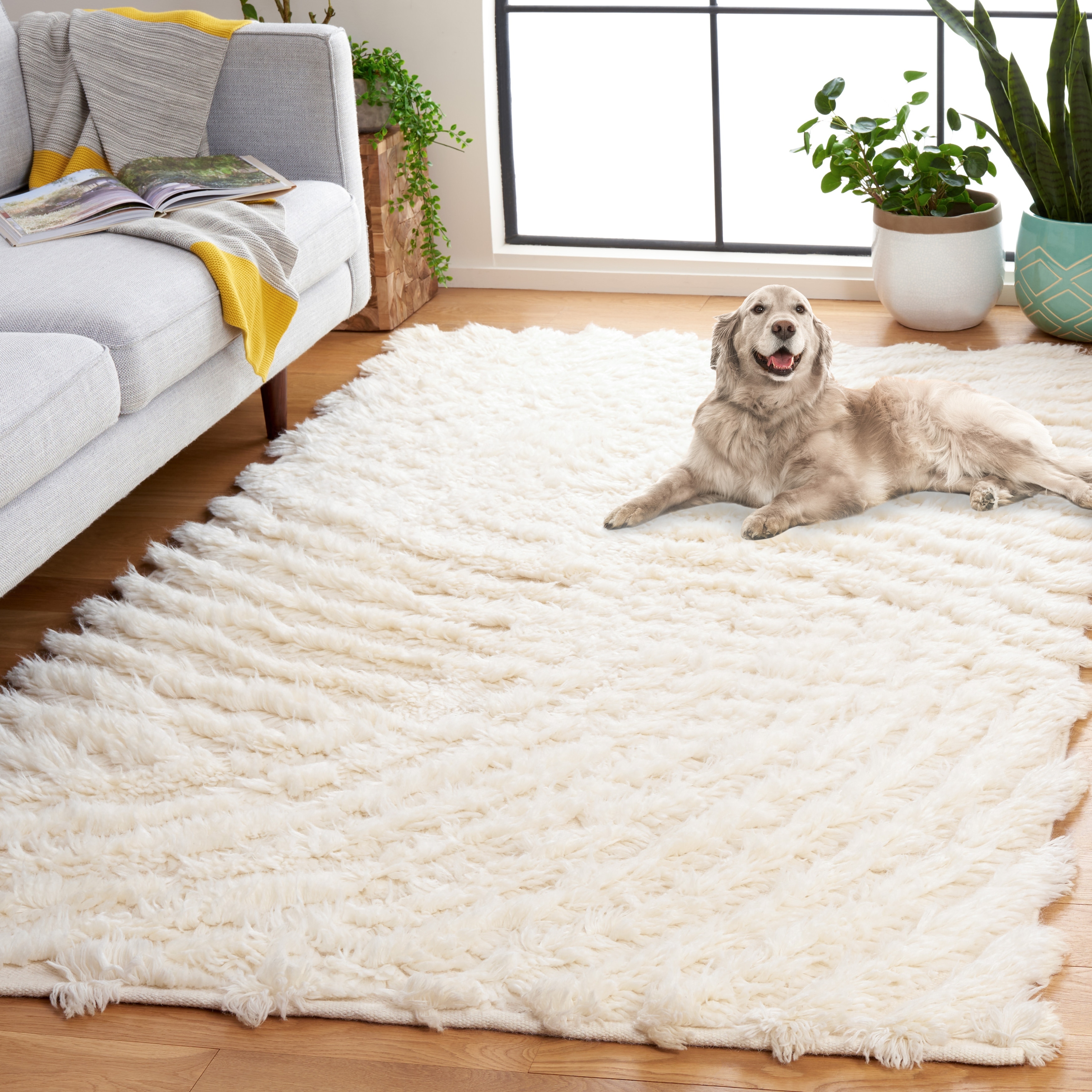 SAFAVIEH Handmade Casablanca Ninell Shag Wool Rug - Overstock
