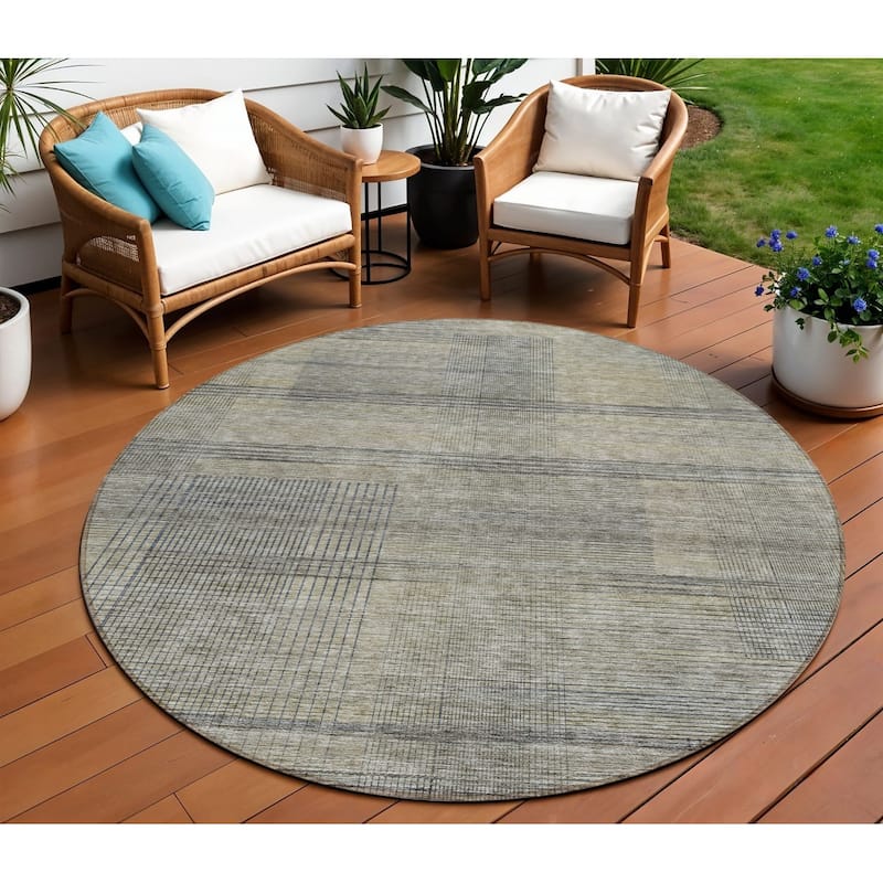 HomeRoots Striped Transitional Rectangle Outdoor Rug - 8' Round